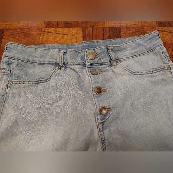 H&M Divided Light Blue Jean Shorts Cuffed Summer Button Fly Women's Size 14 - Picture 2 of 5